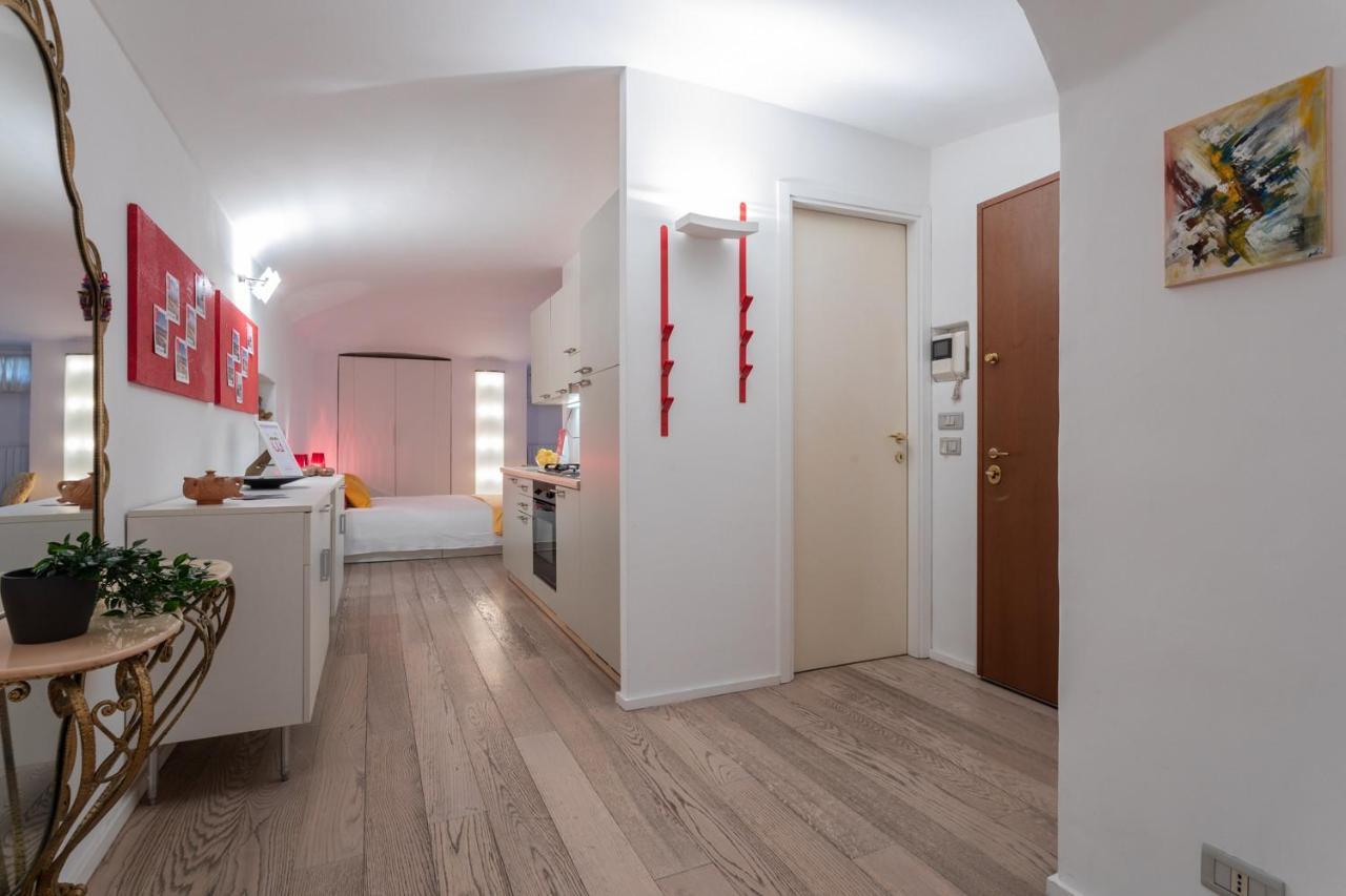 Red Studio Near Porta Nuova By Wonderful Italy Turin Ngoại thất bức ảnh