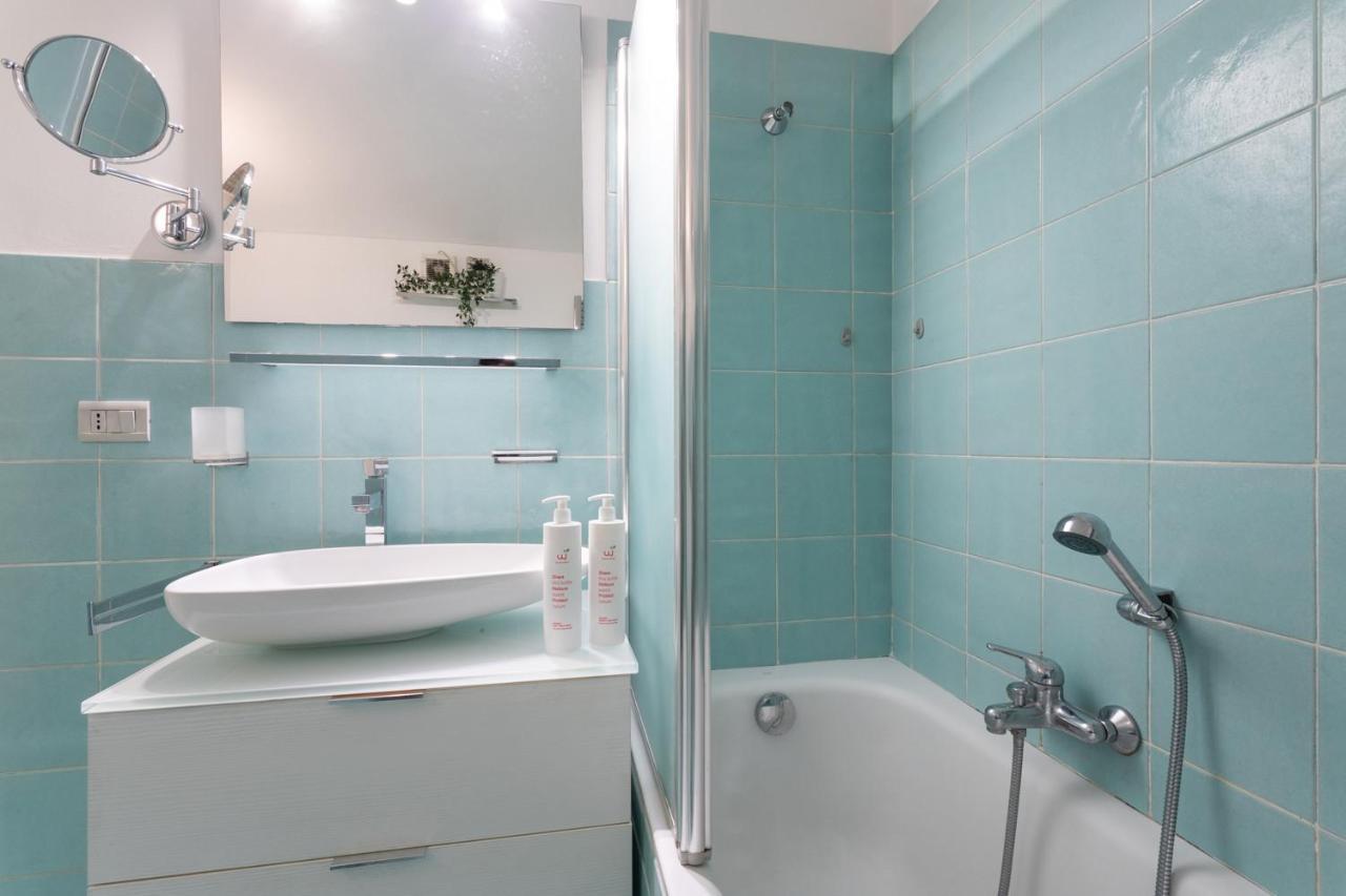 Red Studio Near Porta Nuova By Wonderful Italy Turin Ngoại thất bức ảnh