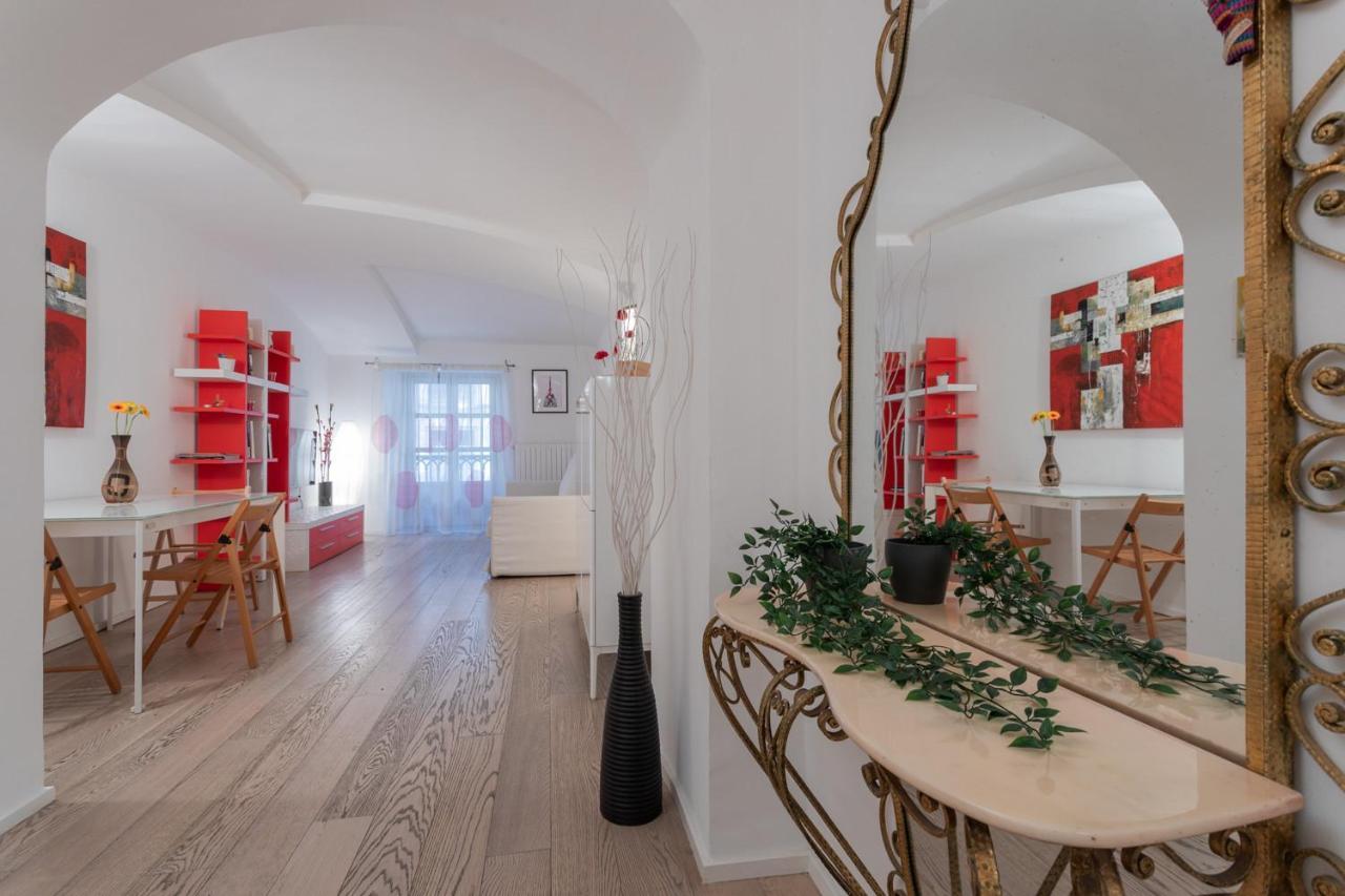 Red Studio Near Porta Nuova By Wonderful Italy Turin Ngoại thất bức ảnh